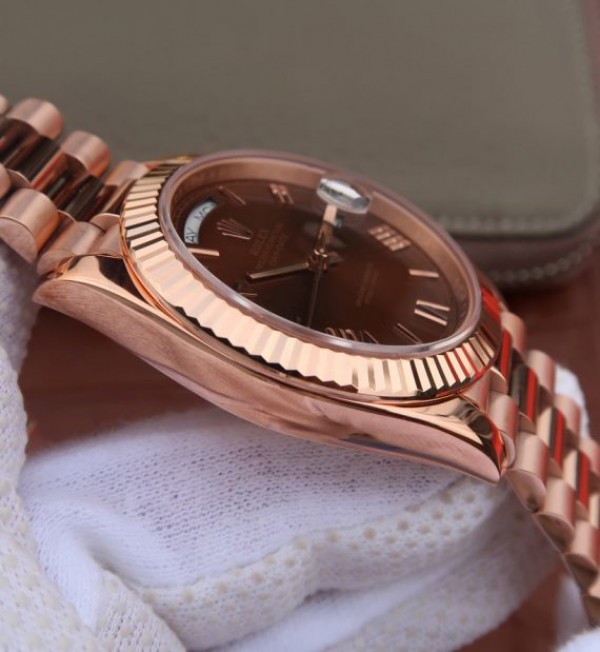 Replica Rolex Day-Date 40mm 228235 RG Noob Brown Dial Roman Markers RG Bracelet A3255