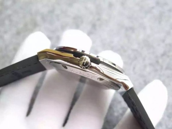 Replica Hublot Classic Fusion Tourbillon 45mm TF Skeleton Dial Black Gummy Strap A23J