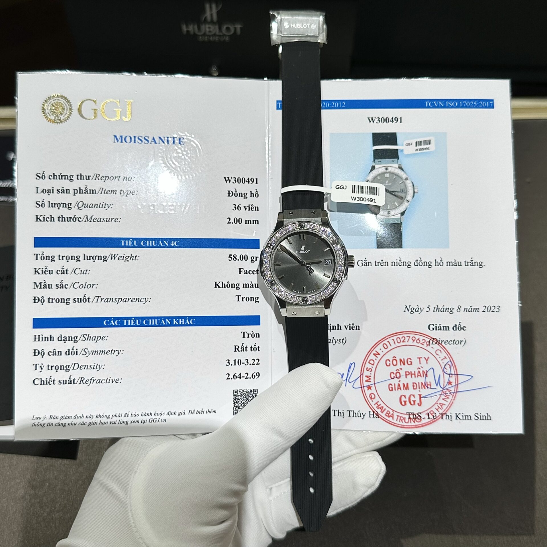 Hublot Replica Watch With Moissanite Diamonds Rubber Strap 33mm