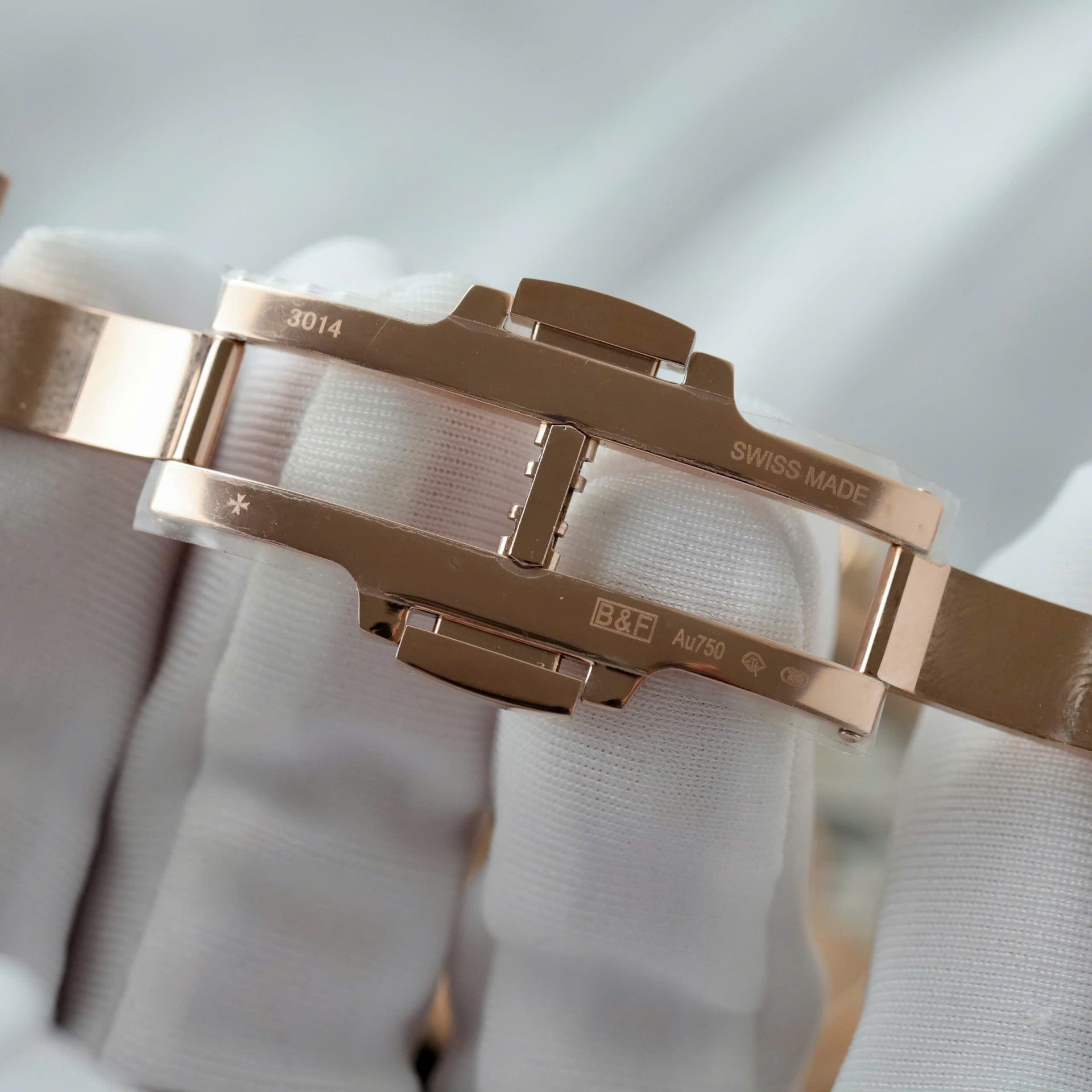 Vacheron Constantin Overseas Dual Time 7920V Replica Watch Dial Green 41mm