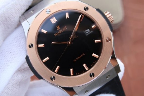 Replica Hublot Classic Fusion 42mm RG JJF Black Dial Gray Gummy Strap A2892