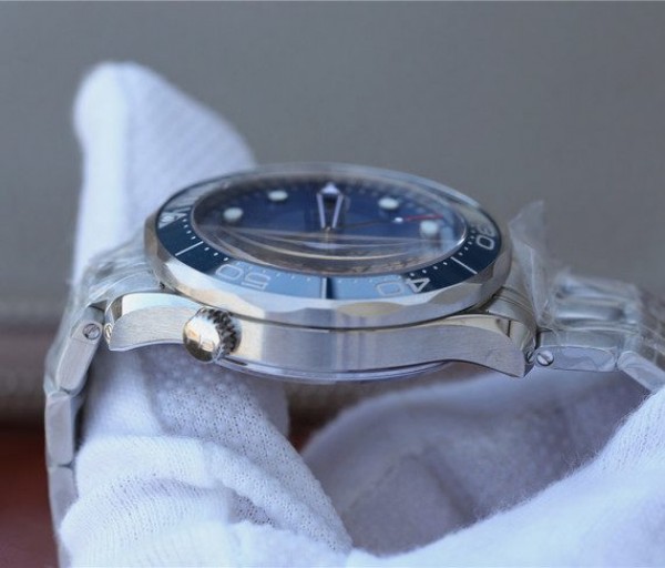 Replica Omega OMF Seamaster 300M Chronometer Blue Dial SS Bracelet A2824