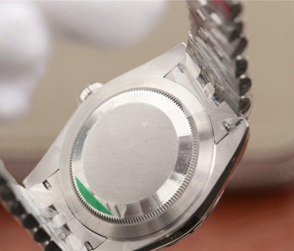 Replica Rolex DateJust 41mm 126334 Fluted Bezel Blue Dial Diamonds Markers Bracelet A3235