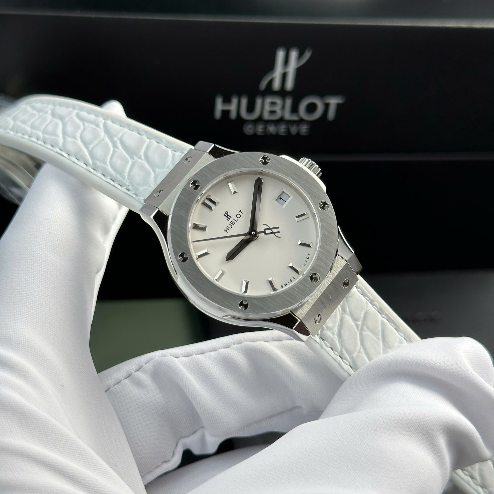 Hublot Classic Fusion Fake Watch Womens White HB Factory 33mm
