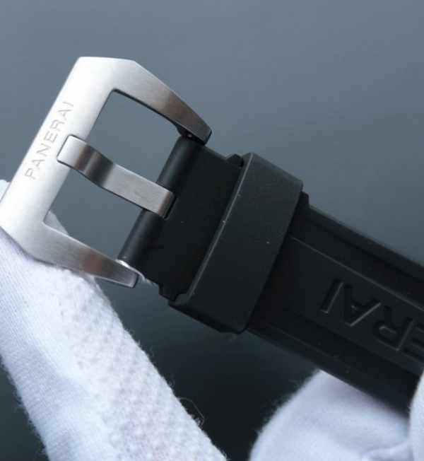 Replica Panerai ZF PAM562 Titanium Rubber Strap P5000
