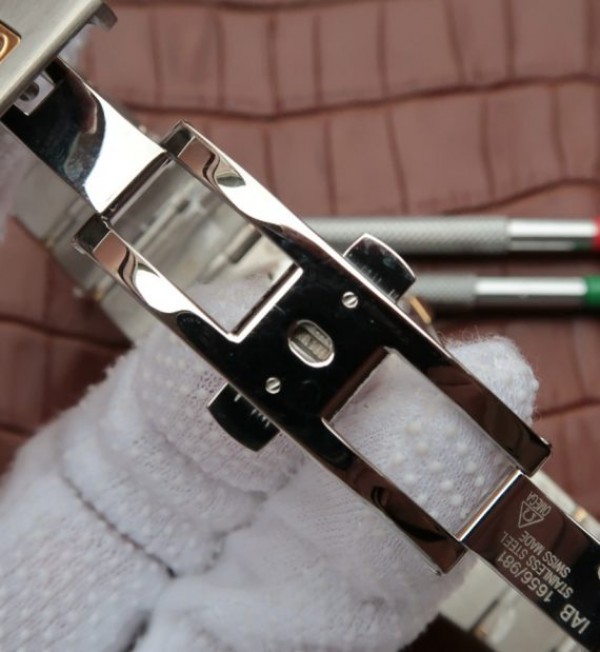 Replica Omega V6 Constellation 35mm White MOP Dial YG Bezel Diamonds Markers SS Bracelet A2500