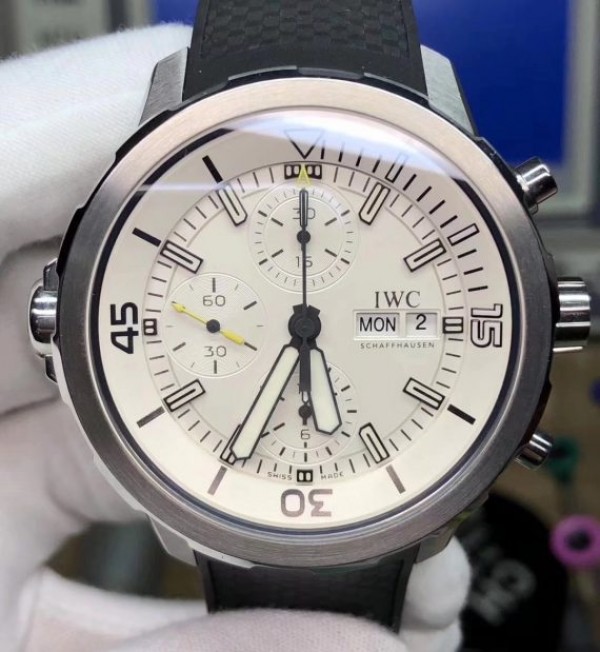Replica IWC V6 Aquatimer Chrono IW3768 White Dial SS Bracelet A7750