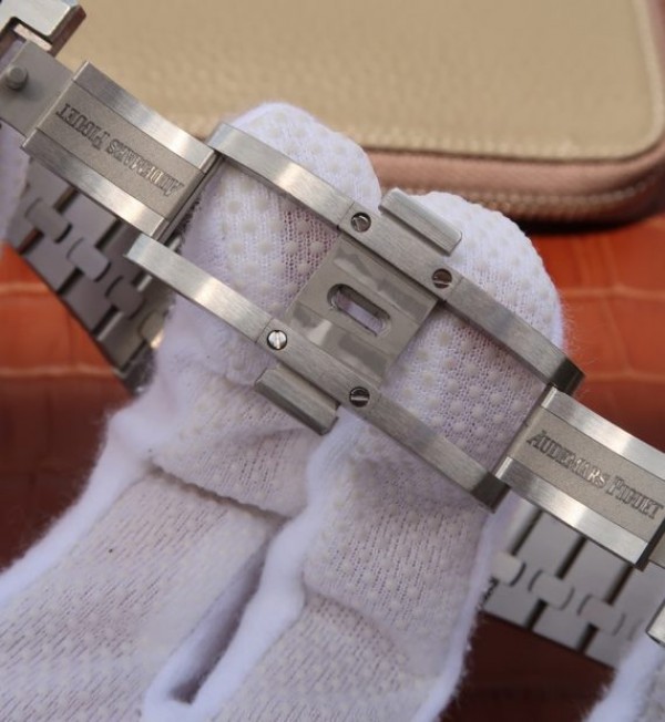 Replica Audemars Piguet JF Royal Oak 41mm 26574 SS Blue Dial SS Bracelet A5134