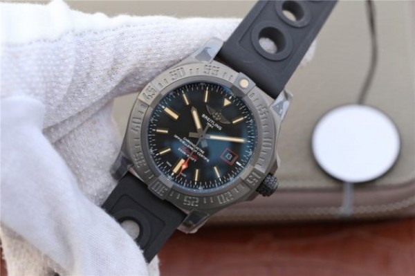 Replica Breitling Avenger BlackBird 44mm DLC GF Titanium Case Black Dial Rubber Strap A2824