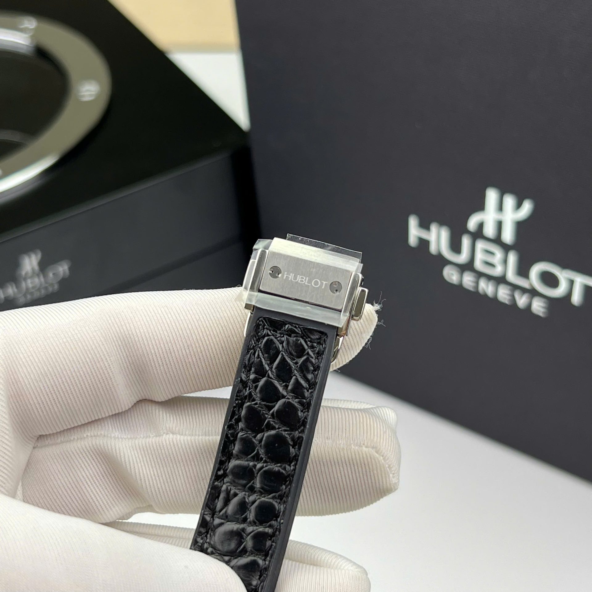 Hublot Classic Fusion Titanium Replica Wacth Black Custom Moissanite Diamonds 33mm