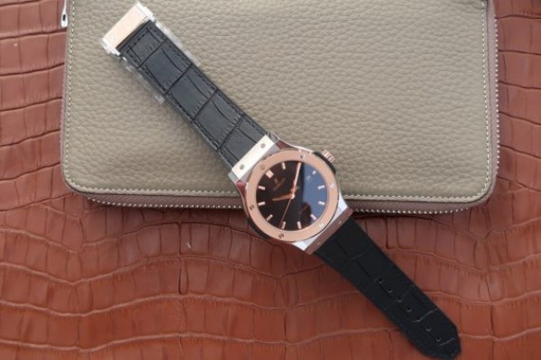 Replica Hublot Classic Fusion 42mm RG JJF Black Dial Gray Gummy Strap A2892
