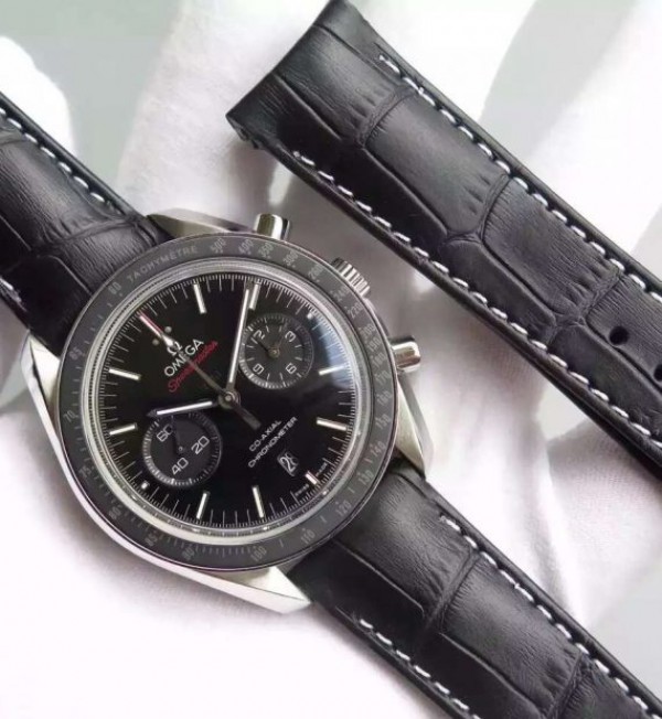 Replica Omega Speedmaster Moonwatch Chrono Dark Side Of The Moon Leather A9300