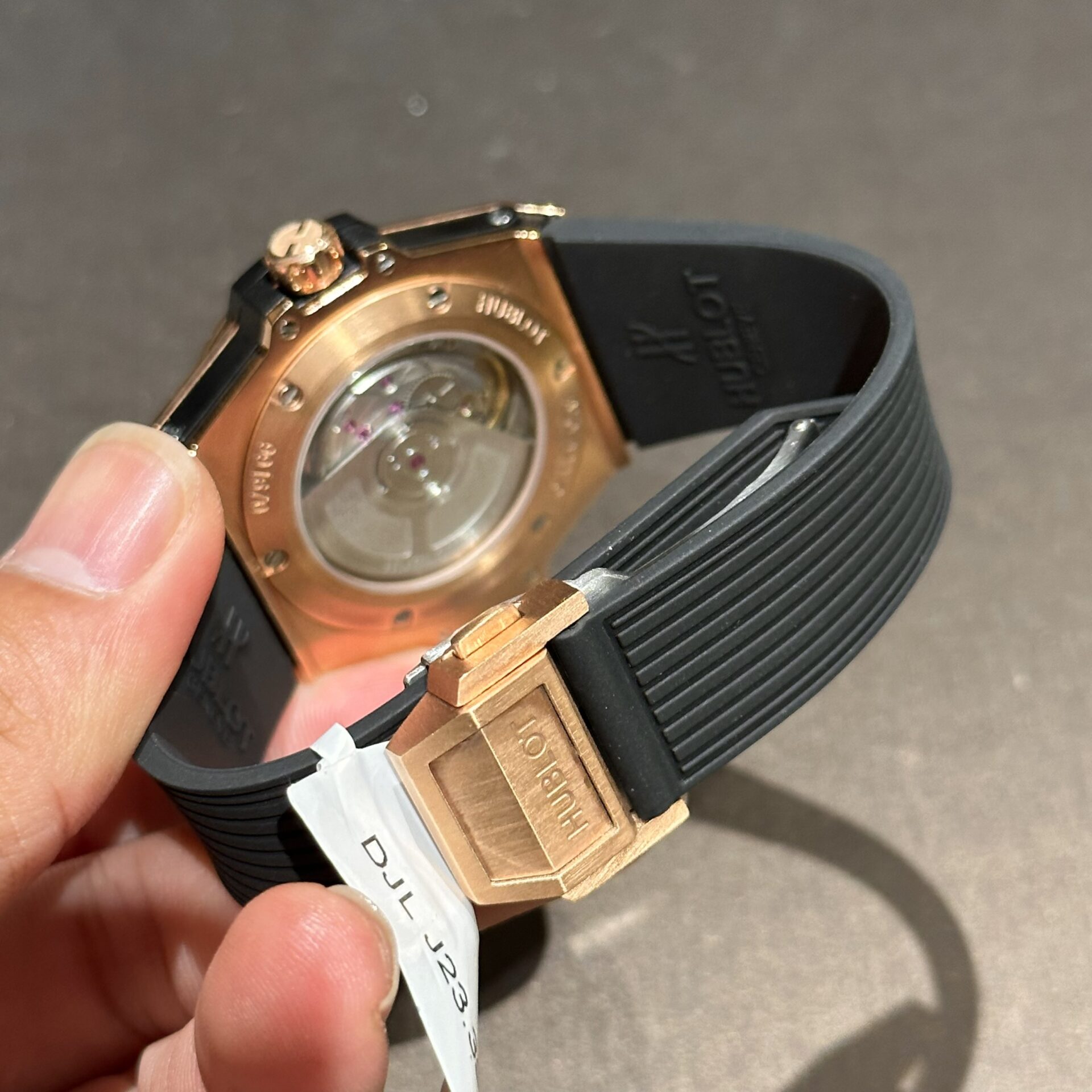 Hublot Replica 1:1 Watch One Click Gold Wrapped With Full Moissanite 39mm