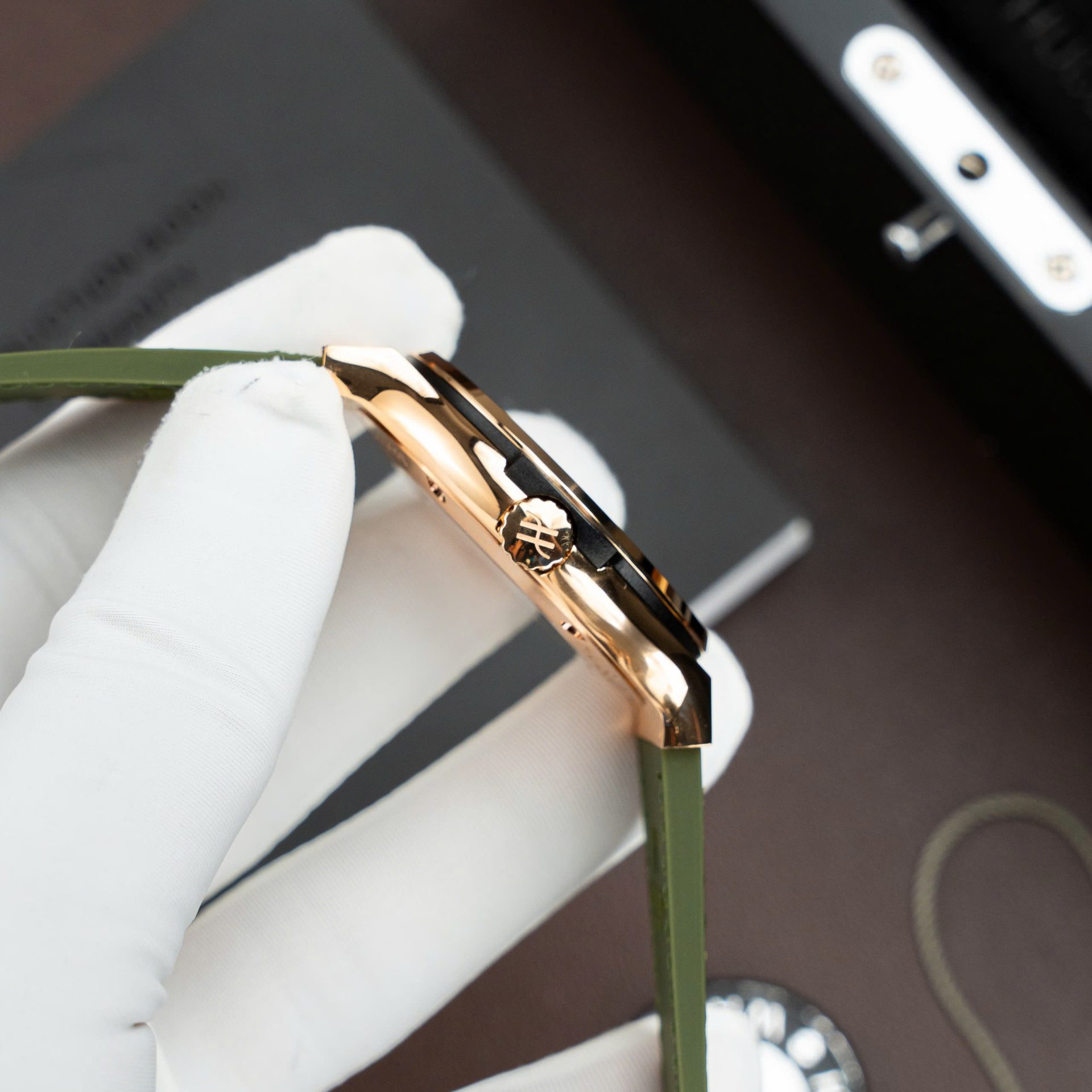 Hublot Classic Fusion King Gold Replica Watch Green Dial Movement SW300 Swiss Made 42mm