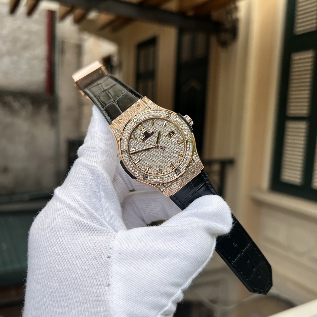 Hublot Classic Fusion King Gold Watch With Full Diamonds HBF Replica Watch 42mm
