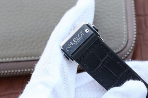 Replica Hublot Classic Fusion Tourbillon 42mm TF Skeleton Dial Black Gummy Strap A23J