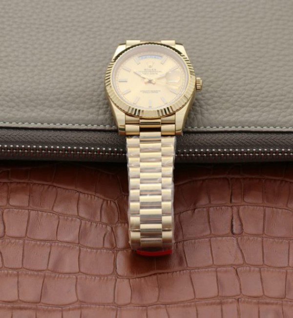 Replica Rolex Day-Date 40mm 228238 YG Noob YG Dial Lume Markers YG Bracelet A3255