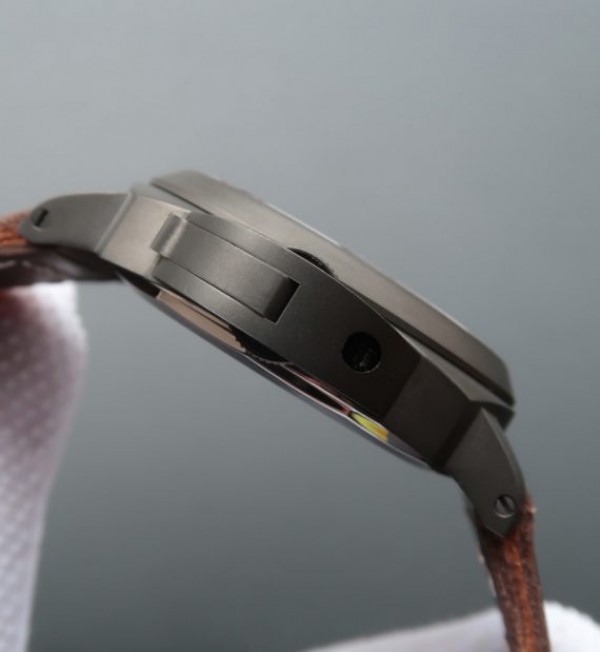 Replica Panerai XF PAM786 Brown Leather Strap P5000