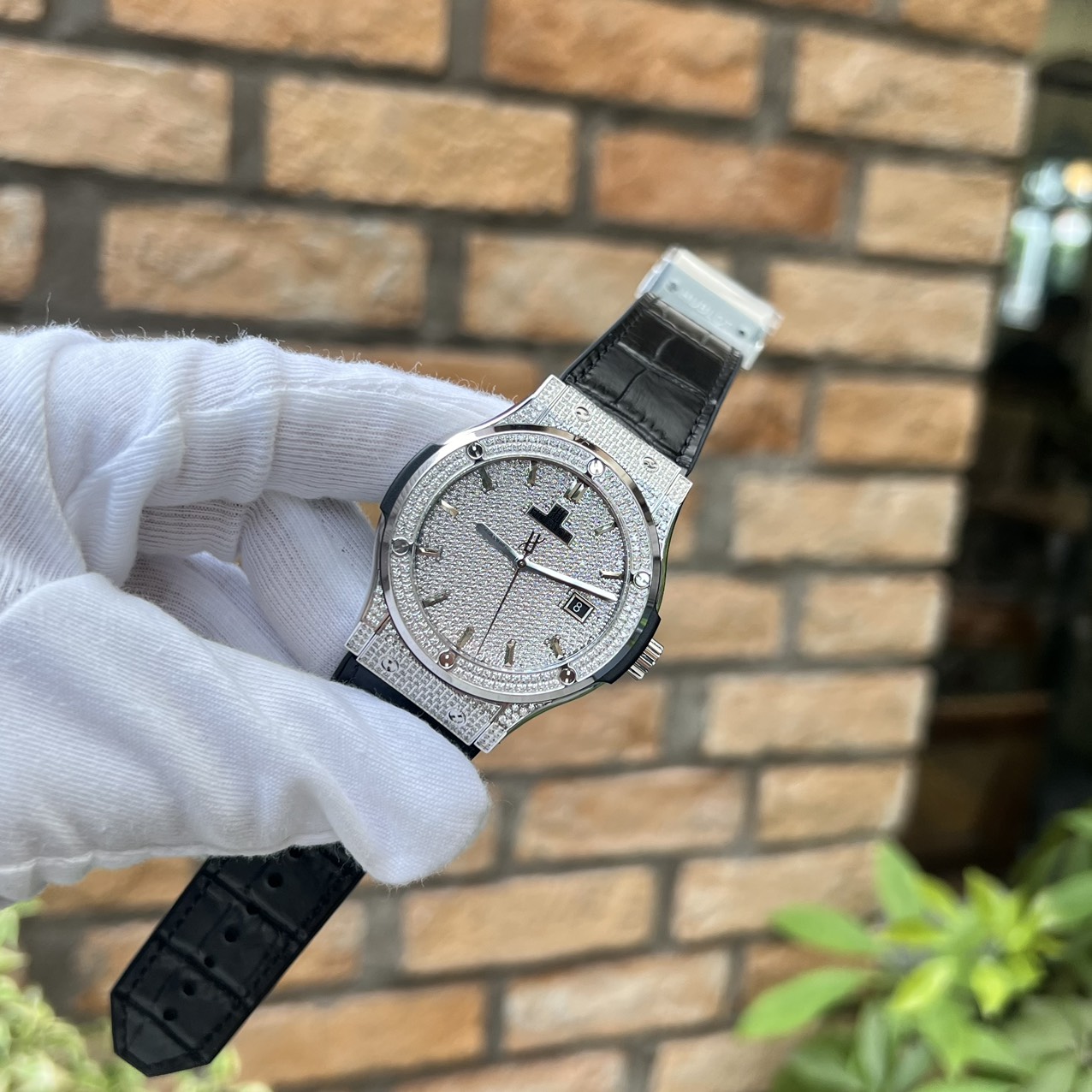 Hublot Classic Fusion Full Diamond Replica Watch Black 42mm