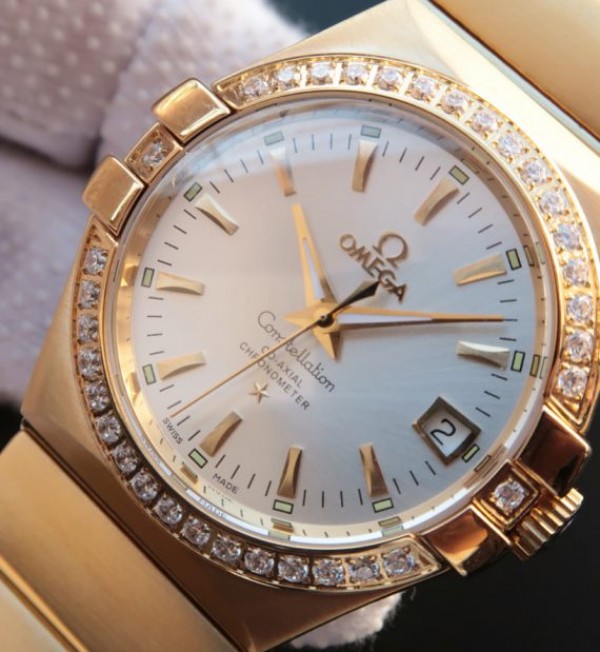 Replica Omega V6 Constellation YG White Dial Diamonds Bezel YG Bracelet A2500