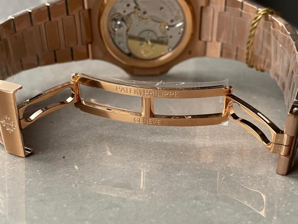 Replica PATEK PHILIPPE Nautilus Moon Phases 5712 RG Grey Dial on RG Bracelet PPF A240