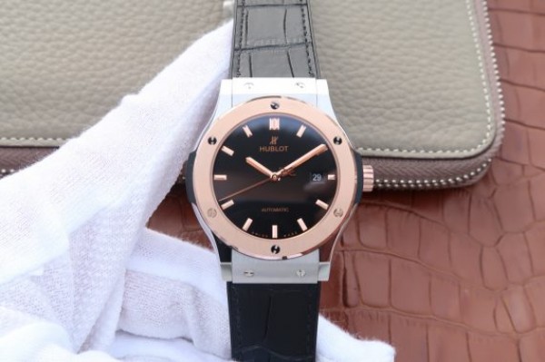 Replica Hublot Classic Fusion 42mm RG JJF Black Dial Gray Gummy Strap A2892