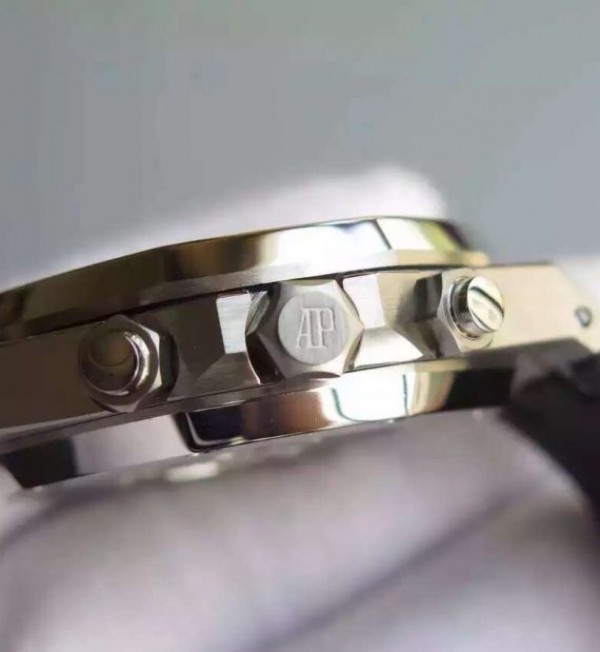 Replica Audemars Piguet Royal Oak Chronograph SS Black Dial Rubber Strap A7750