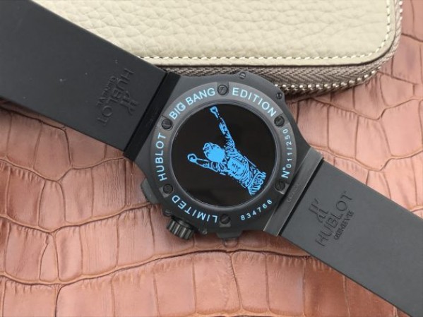 Replica Hublot Big Bang Full Ceramic Maradona Limited Edition Black Gummy Strap A7750