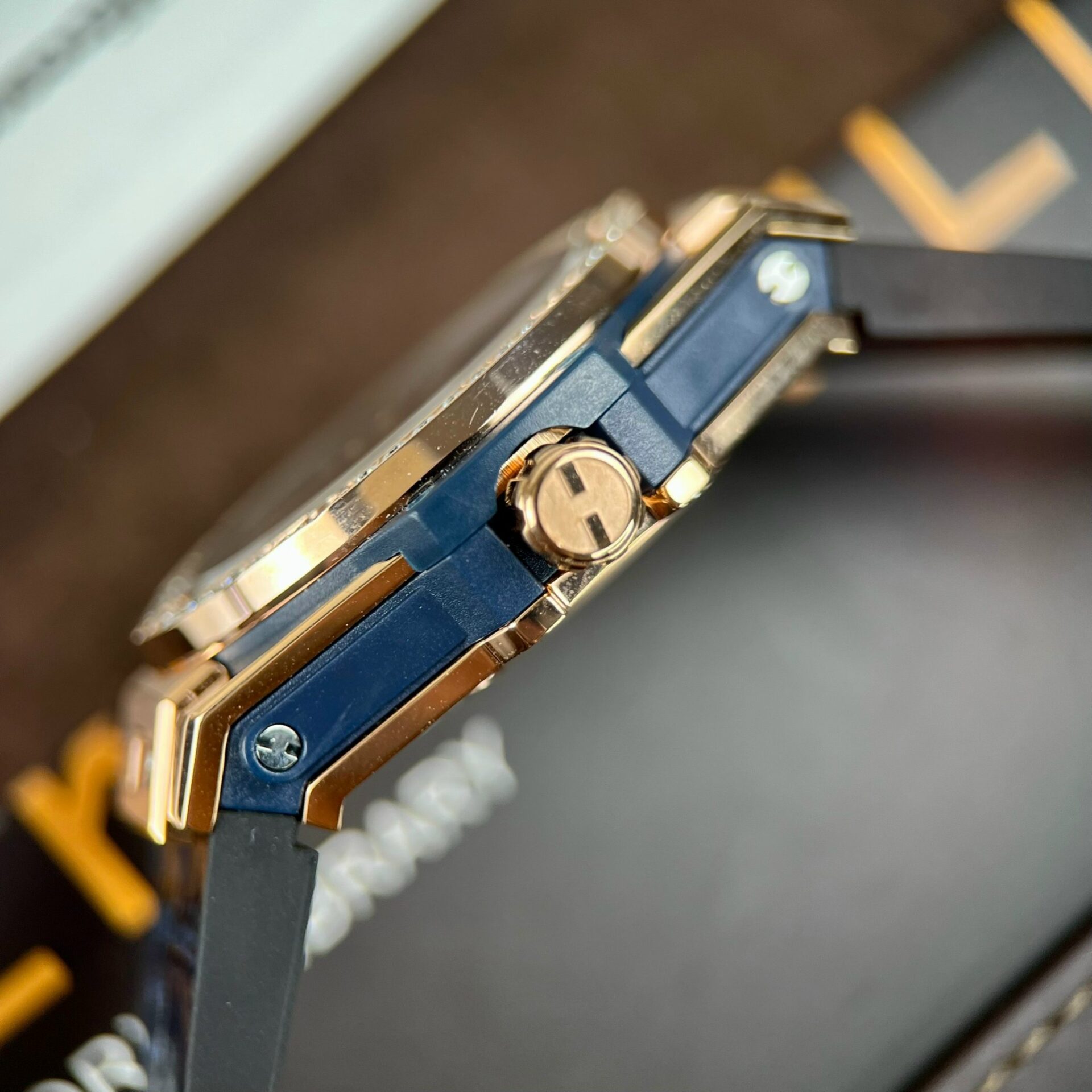 Hublot One Click King Gold Replica Watch With Blue Dial Moissanite 39mm