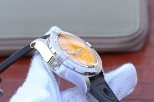 Replica Breitling Avenger II Seawolf SS GF Yellow Dial Black Rubber Strap A2824