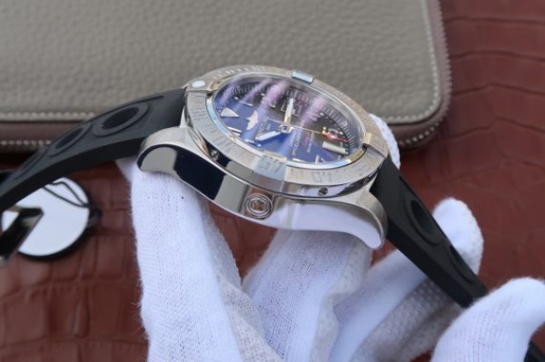 Replica Breitling Avenger II Seawolf SS GF Black Dial Black Rubber Strap A2824