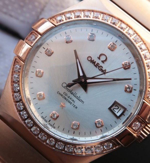 Replica Omega V6 Constellation RG White Dial Diamonds Bezel RG Bracelet A2500