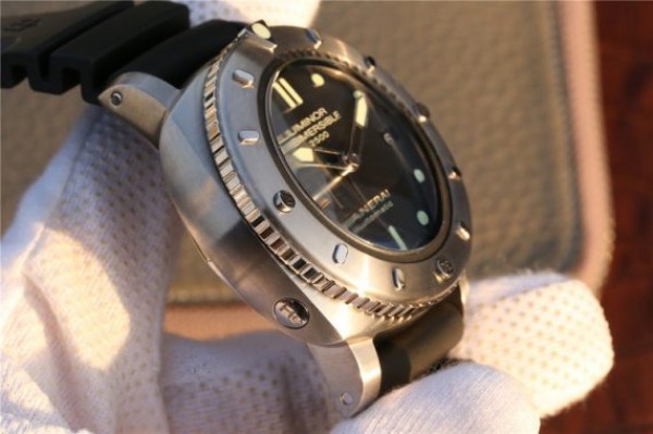 Replica Panerai PAM364 Titanium XF Black Rubber Strap P9000