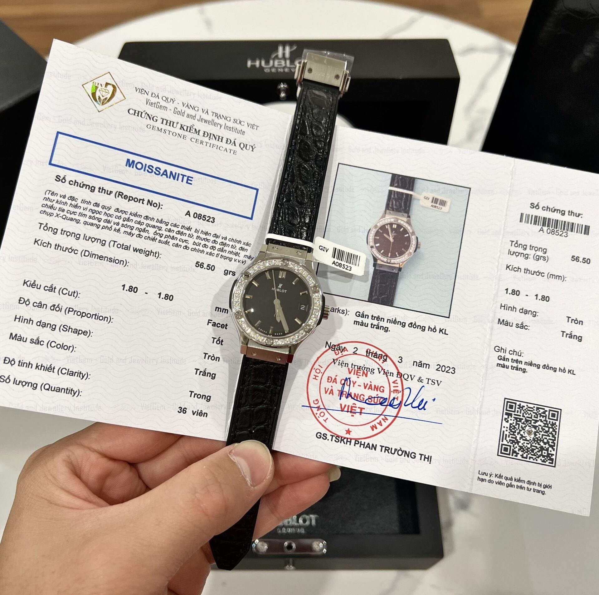 Hublot Replica Watch Classic Fusion Custom Moissanite Diamonds Black Dial 33mm