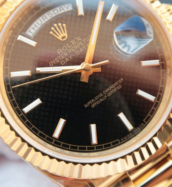 Replica Rolex Day-Date 40mm 228235 RG EW Black Dial RG SS Bracelet A3255
