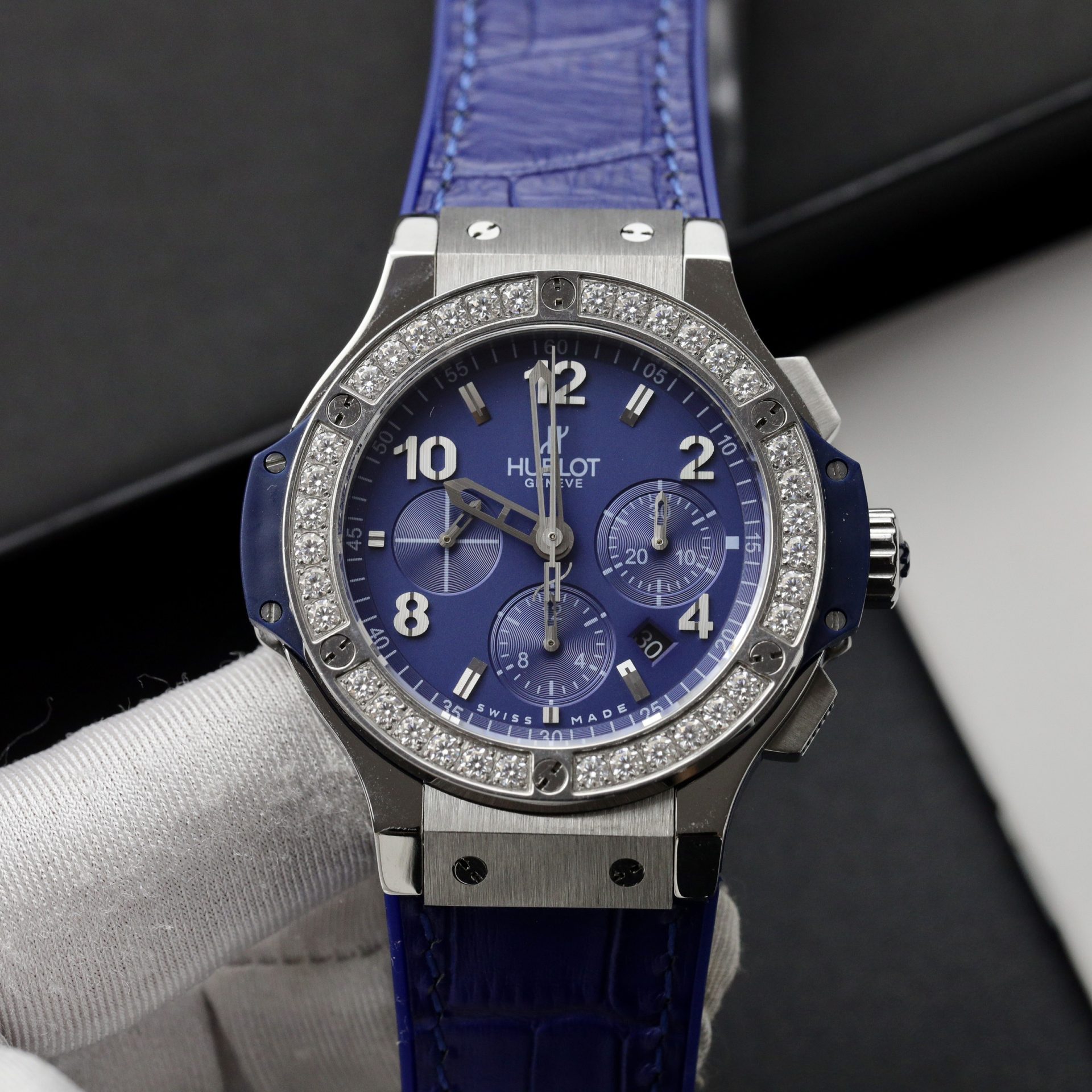 Hublot Fake Watch Big Bang Chronograph Blue Custom Moissanite Diamonds 44mm