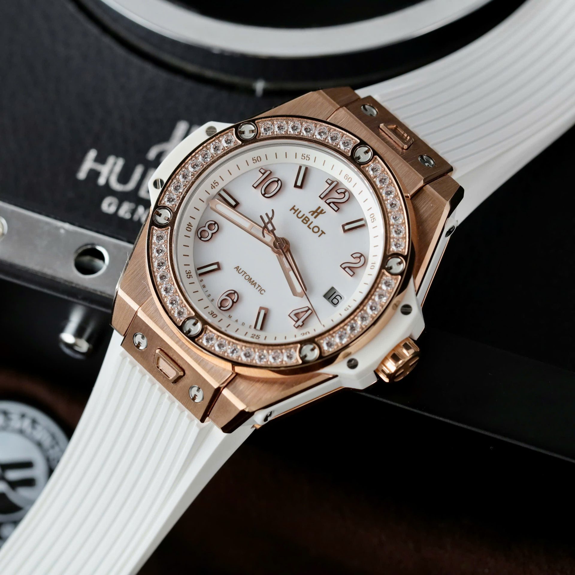 Hublot Big Bang One Click King Gold Replica Watches White Rubber Strap 39mm