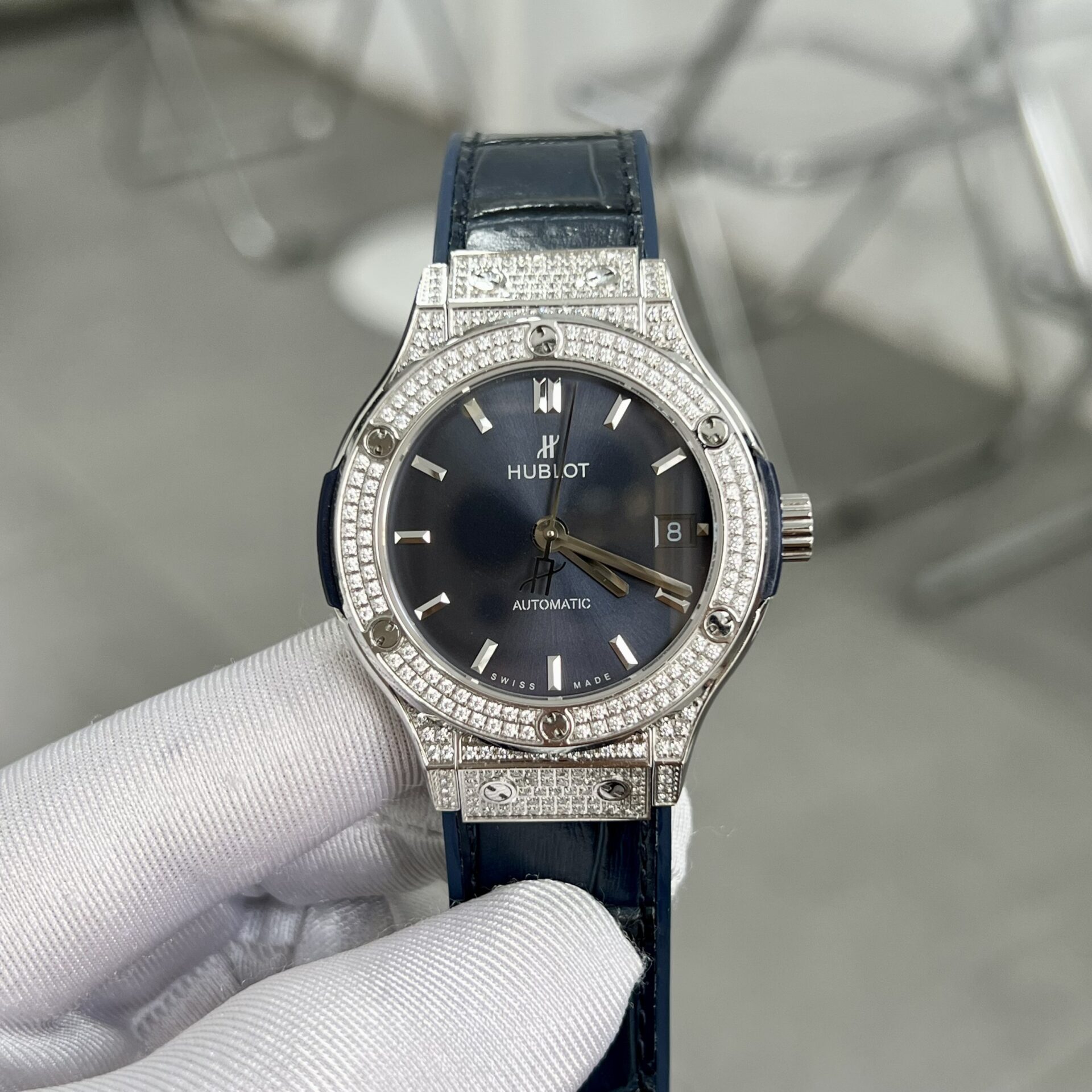 Hublot Replica 11 Watch With Full Diamond Case Blue HB Factory 38mm