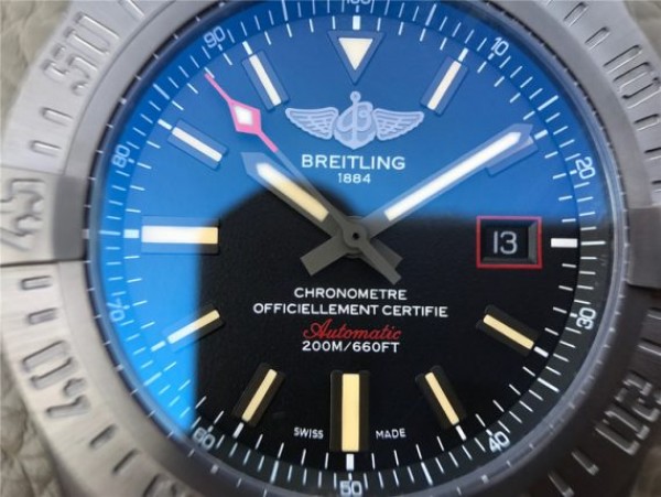 Replica Breitling Avenger BlackBird 44mm DLC GF Titanium Case Black Dial Rubber Strap A2824