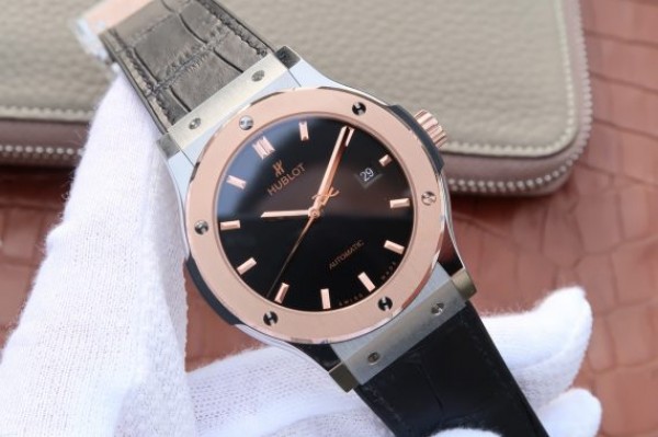 Replica Hublot Classic Fusion 42mm RG JJF Black Dial Gray Gummy Strap A2892