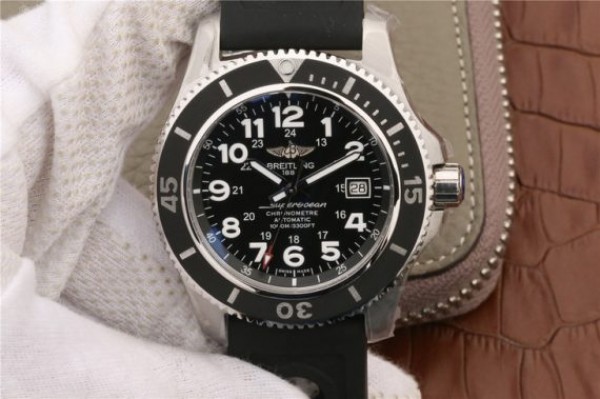 Replica Breitling SuperOcean  II 44mm GF Black Dial Black Rubber Strap A2824