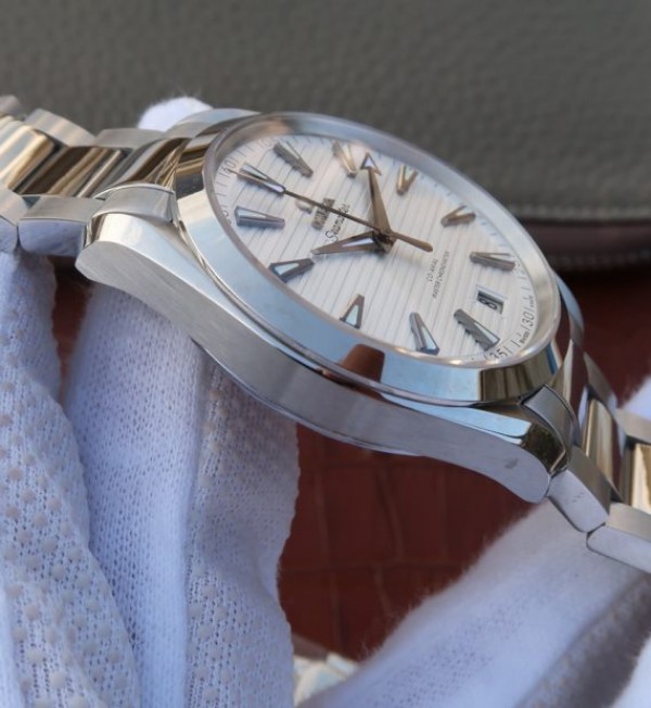 Replica Omega XF Seamaster CO-AXIAL Master Chronometer White Textured Dial SS Bracelet A8900