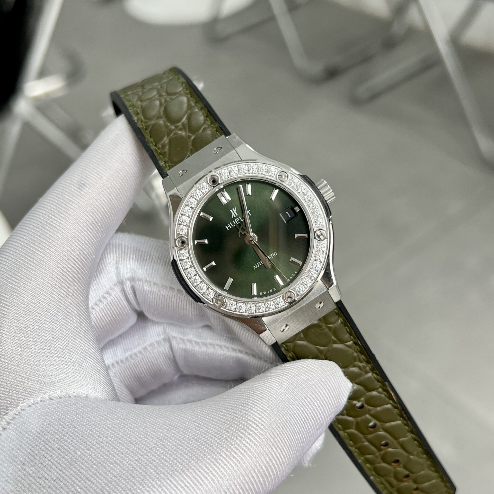 Hublot Replica 11 Watch Green With Diamond Bezel HB Factory 38mm