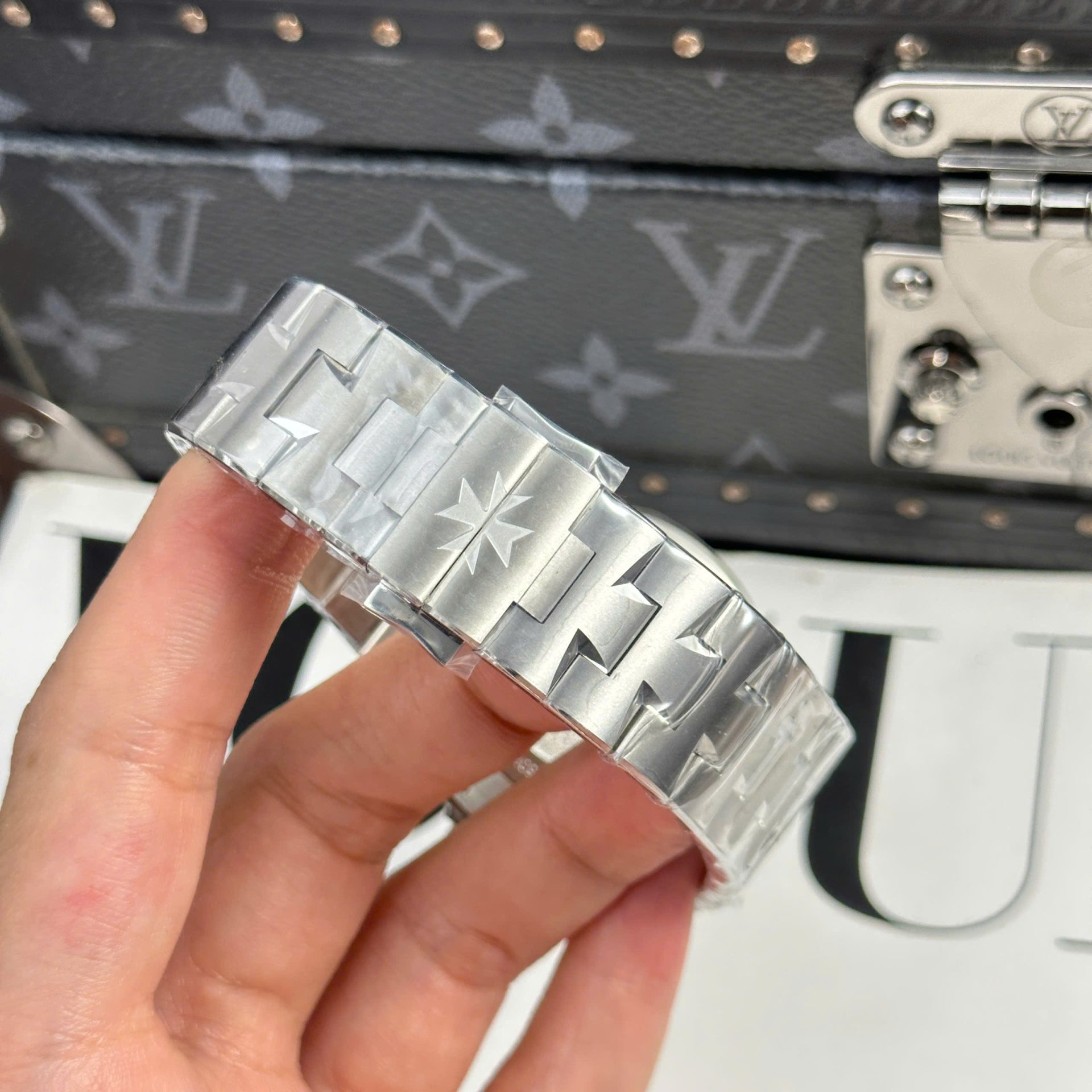 Vacheron Constantin Copies Watches Overseas Dual Time 47450 White 9F Factory 42mm