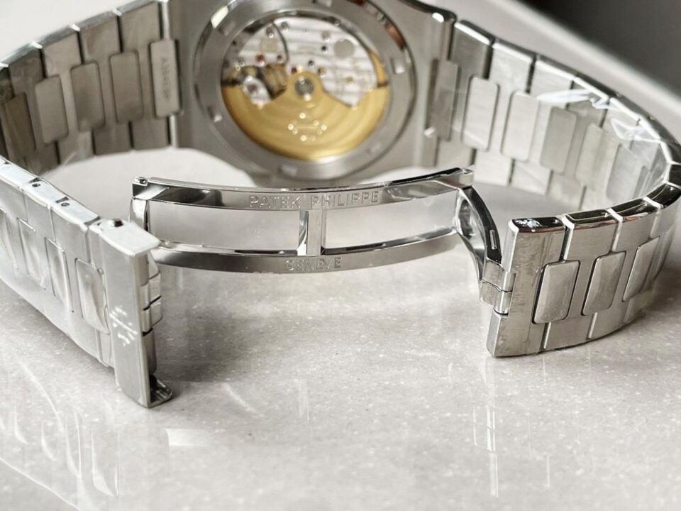 Replica PATEK PHILIPPE Nautilus 5711/1A PPF VF 1:1 Best Edition Green Textured Dial on SS Bracelet 324CS