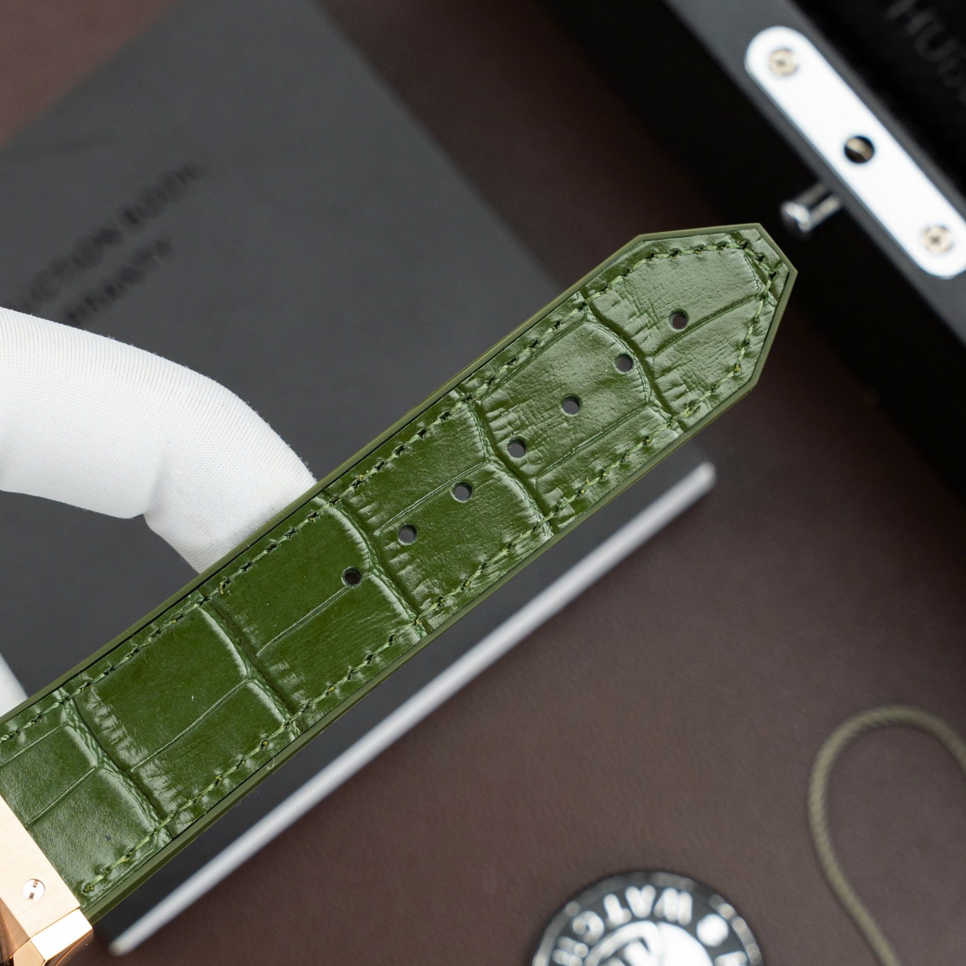 Hublot Classic Fusion King Gold Replica Watch Green Dial Movement SW300 Swiss Made 42mm