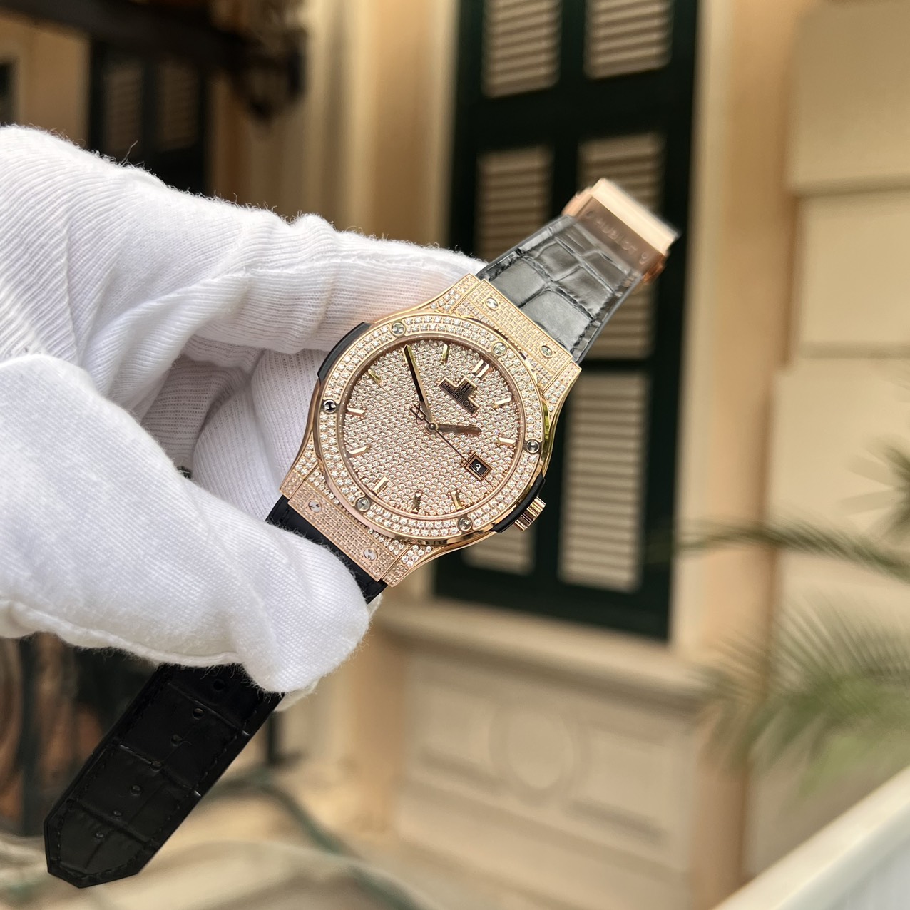 Hublot Classic Fusion King Gold Watch With Full Diamonds HBF Replica Watch 42mm