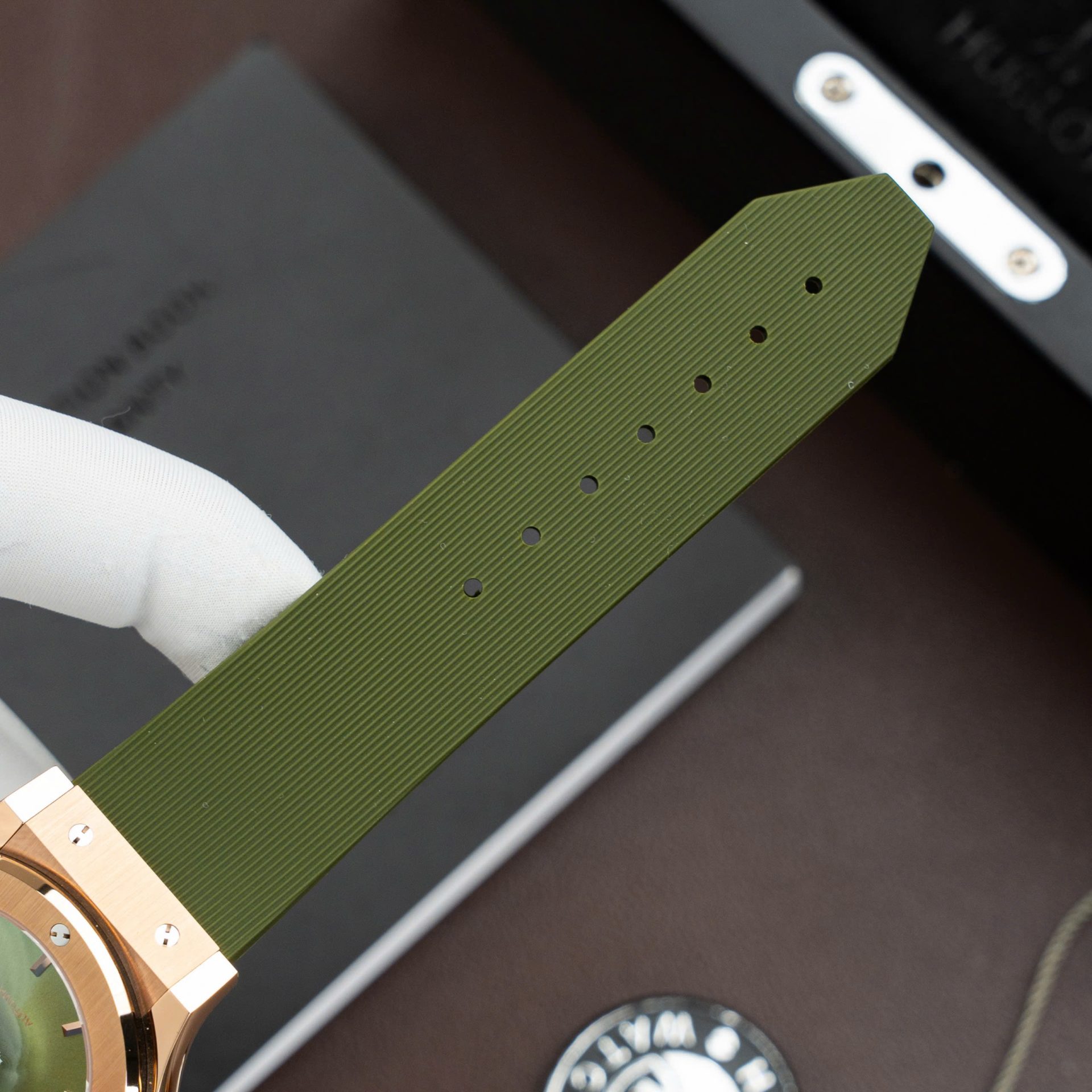 Hublot Best Replica Watch Classic Fusion King Gold Green Dial Movement SW300 Swiss Made 42mm