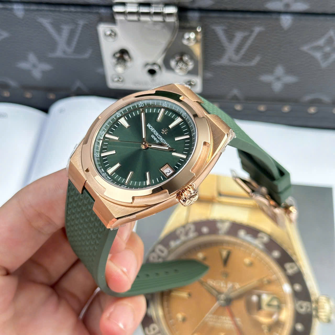 Vacheron Constantin Replica Watch Overseas 4500V Green Dial Rubber Strap 41mm