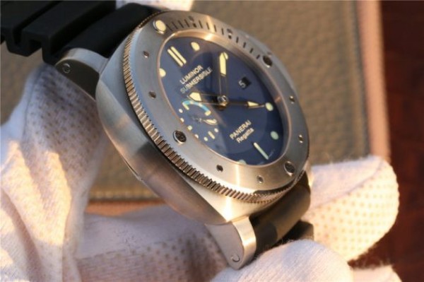 Replica Panerai PAM371 Titanium Blue Dial XF Black Rubber Strap P9001
